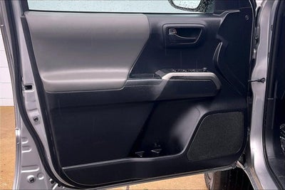 2020 Toyota TACOMA SR5 SR5