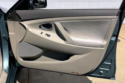 2011 Toyota CAMRY LE