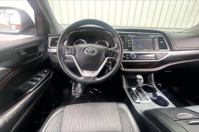 2016 Toyota Highlander Base