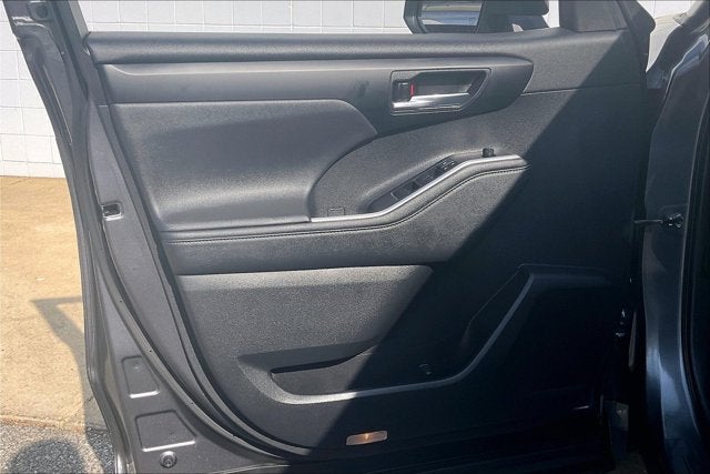 2023 Toyota Highlander Base