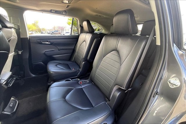 2023 Toyota Highlander Base