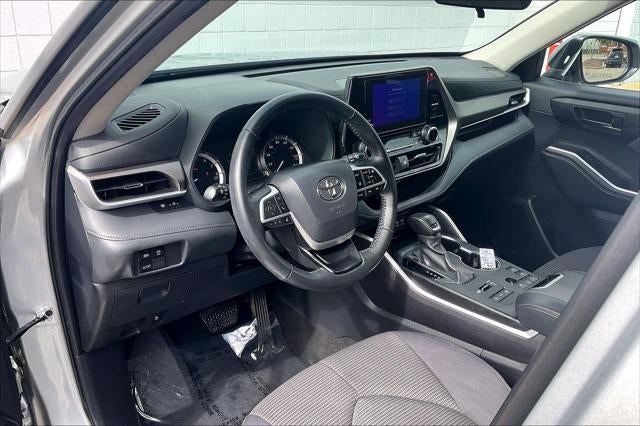 2024 Toyota Highlander LE