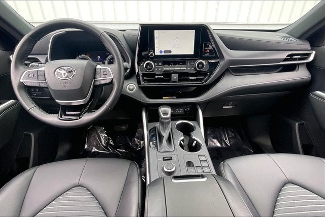 2025 Toyota Highlander Base