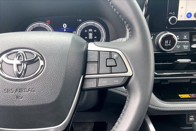 2025 Toyota Highlander Base