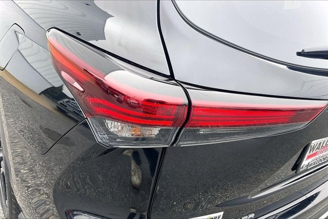 2025 Toyota Highlander Base