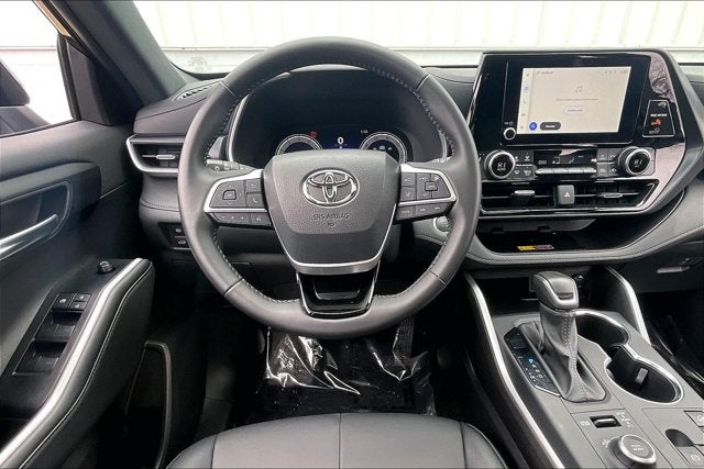 2025 Toyota Highlander Base