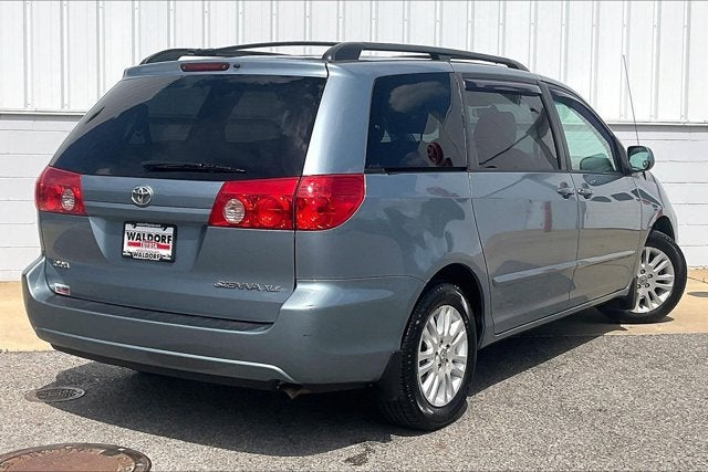 2010 Toyota SIENNA XLE