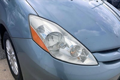 2010 Toyota SIENNA XLE