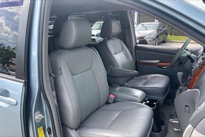 2010 Toyota SIENNA XLE