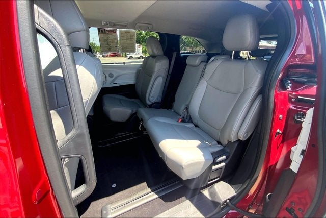 2025 Toyota Sienna XLE