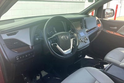 2019 Toyota Sienna Base