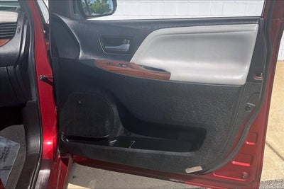 2019 Toyota Sienna Base