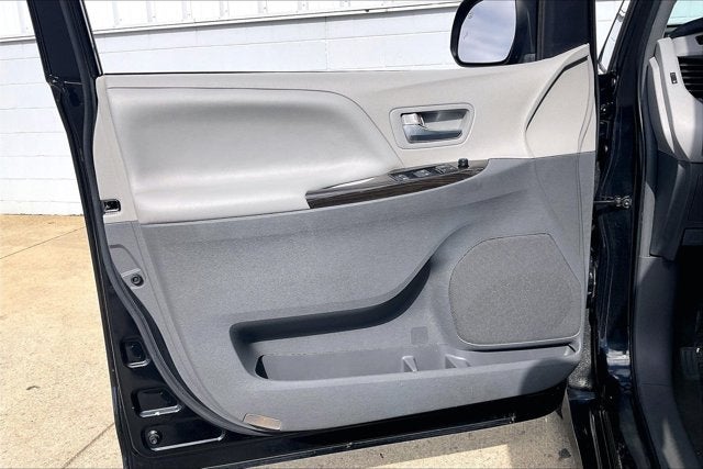 2019 Toyota Sienna Base