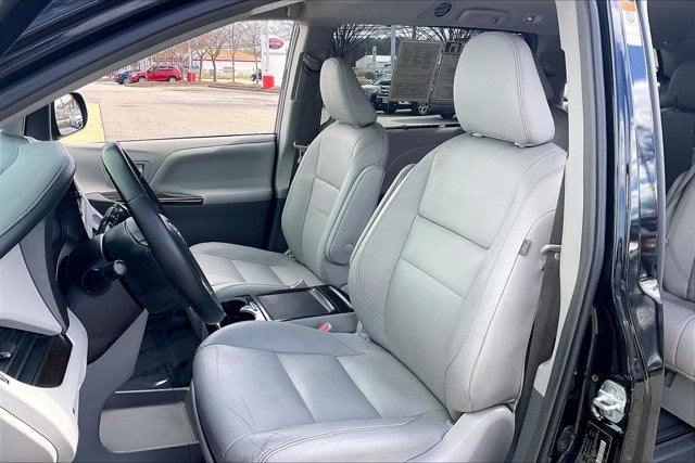 2019 Toyota Sienna Base