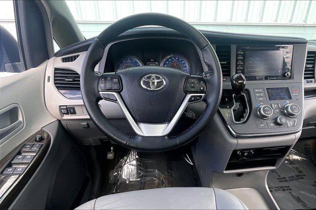 2019 Toyota SIENNA XLE 3.5L XLE