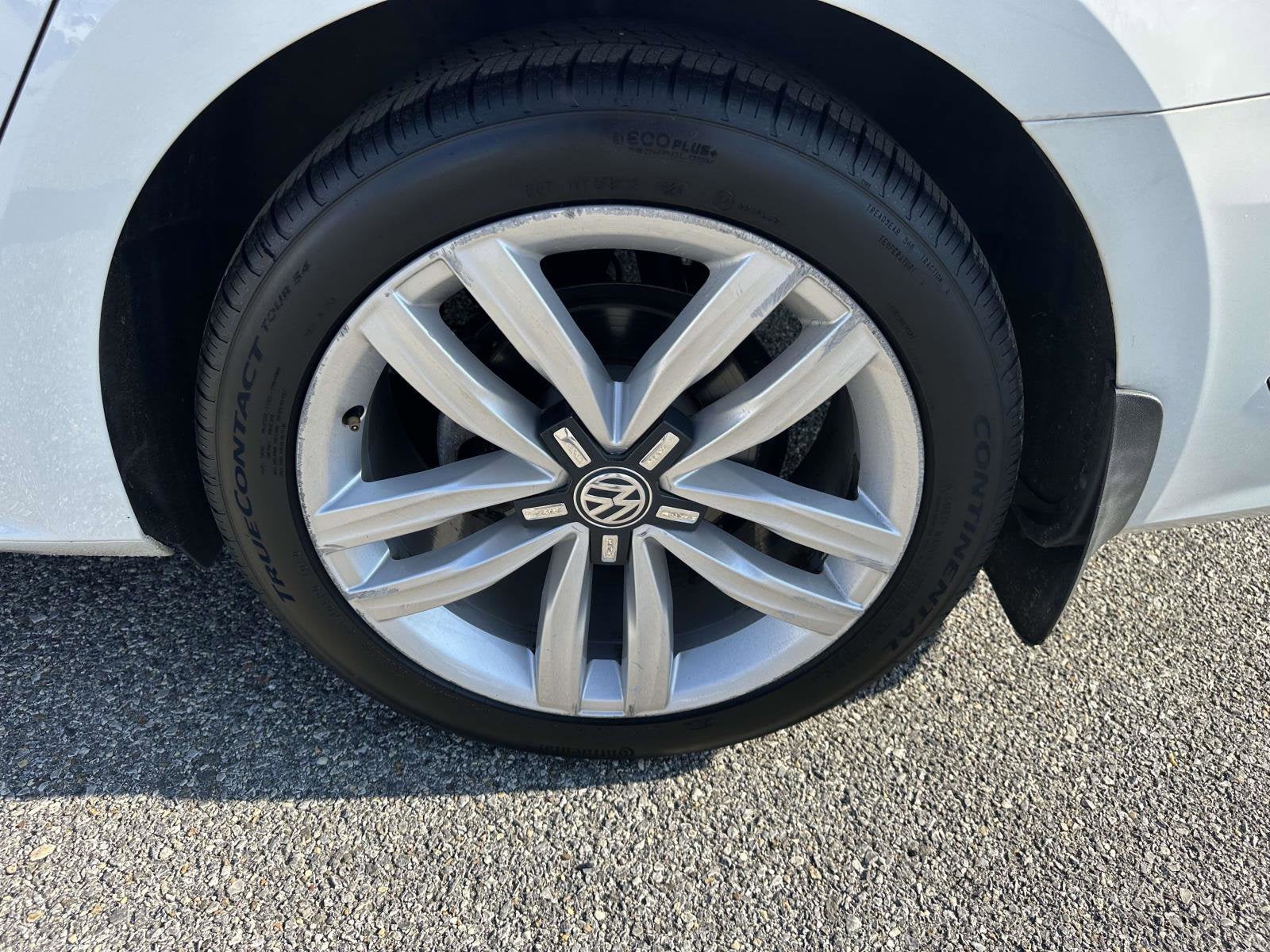2017 Volkswagen Passat 1.8T SE w/Technology
