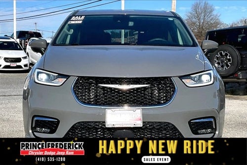 2023 Chrysler Pacifica Hybrid Touring L