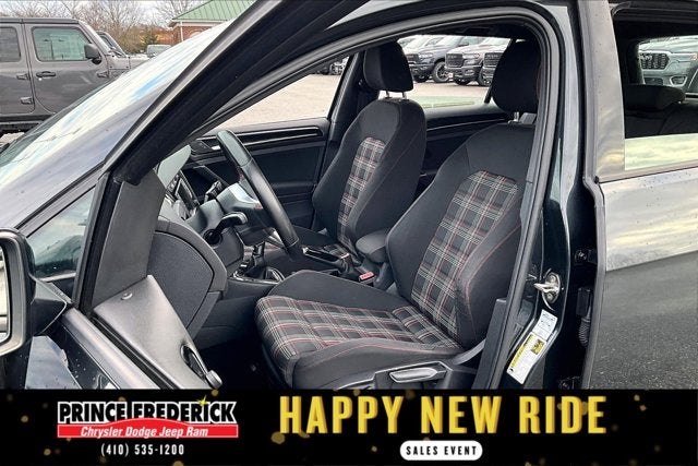 2017 Volkswagen Golf GTI Sport