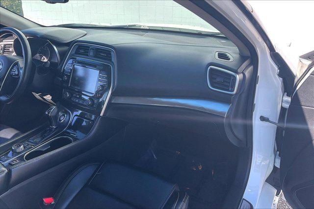 2023 Nissan Maxima SV