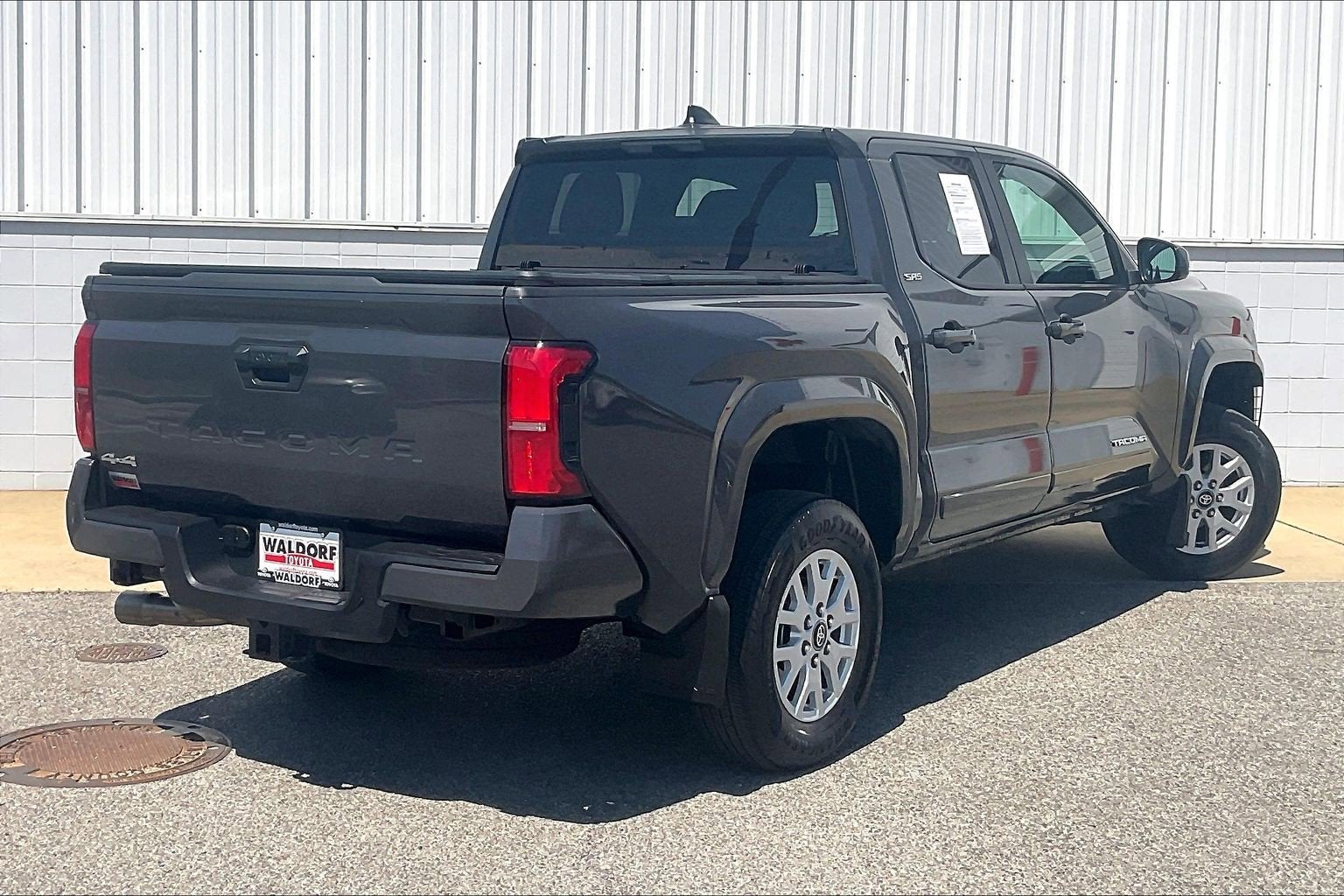 2025 Toyota Tacoma 4WD SR5