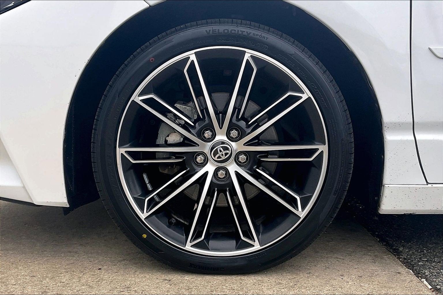 2022 Toyota Avalon Hybrid XSE Nightshade