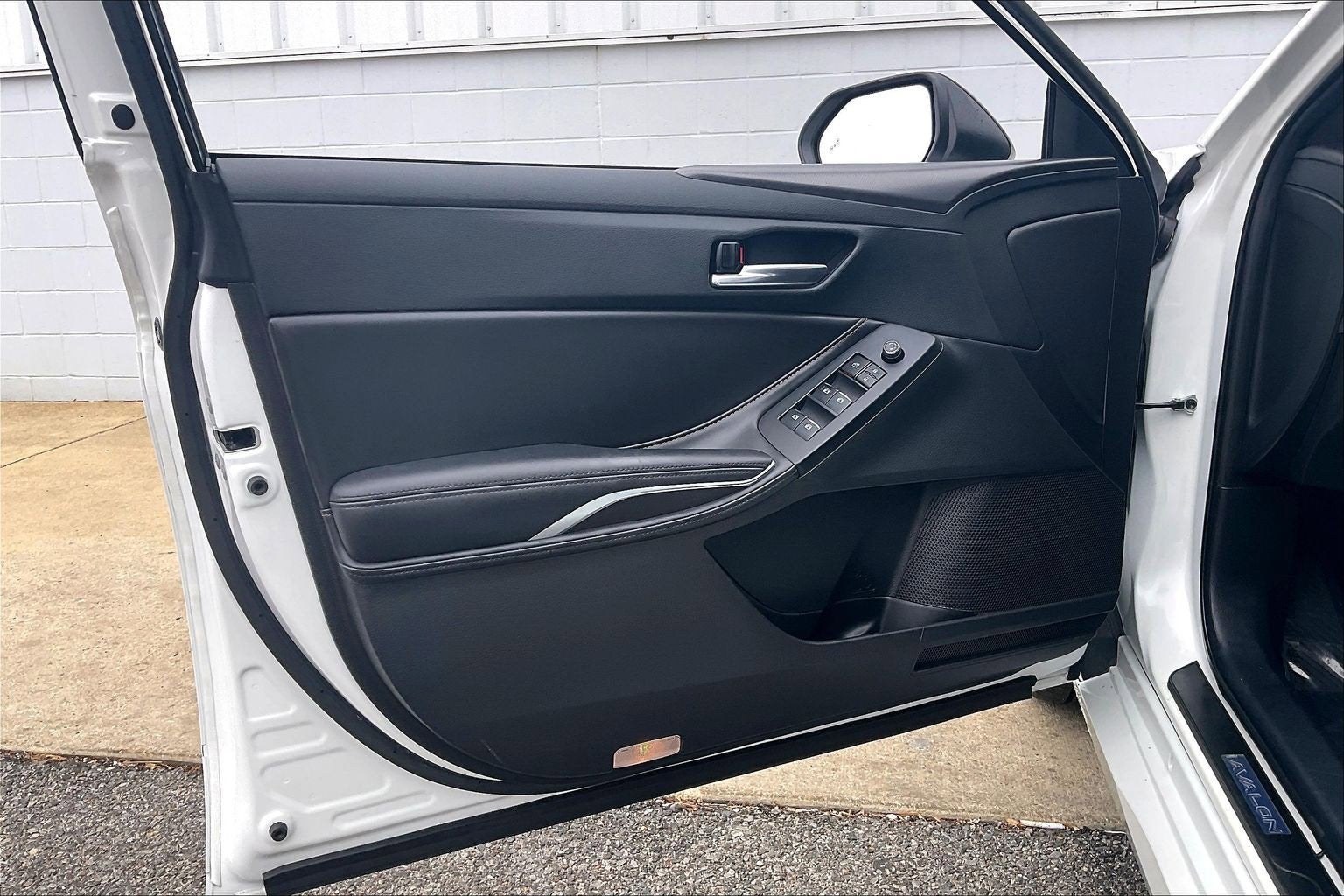 2022 Toyota Avalon Hybrid XSE Nightshade