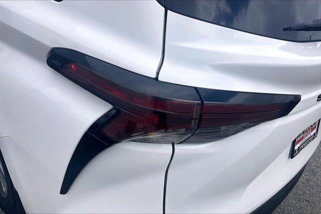 2023 Toyota Sienna LE