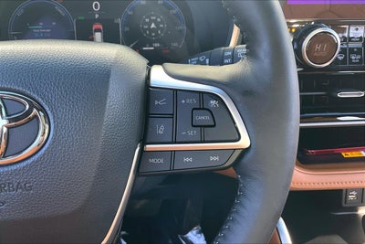 2024 Toyota Highlander Hybrid Platinum