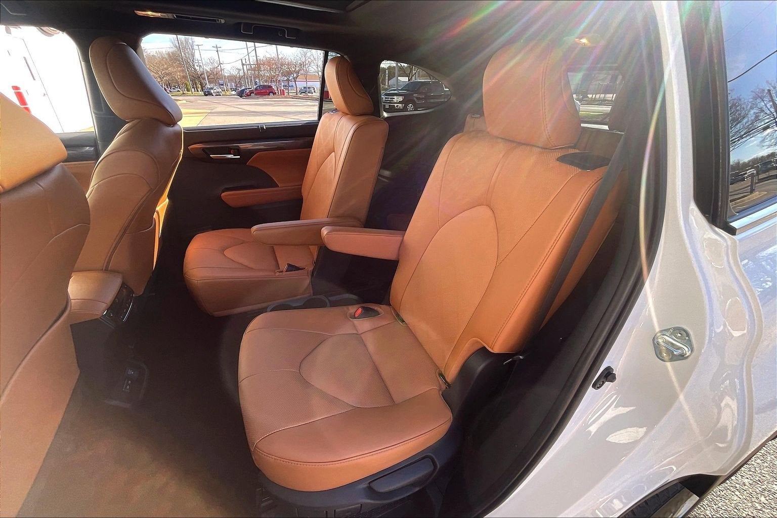 2024 Toyota Highlander Hybrid Platinum