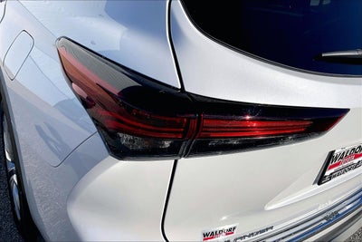 2024 Toyota Highlander Hybrid Platinum