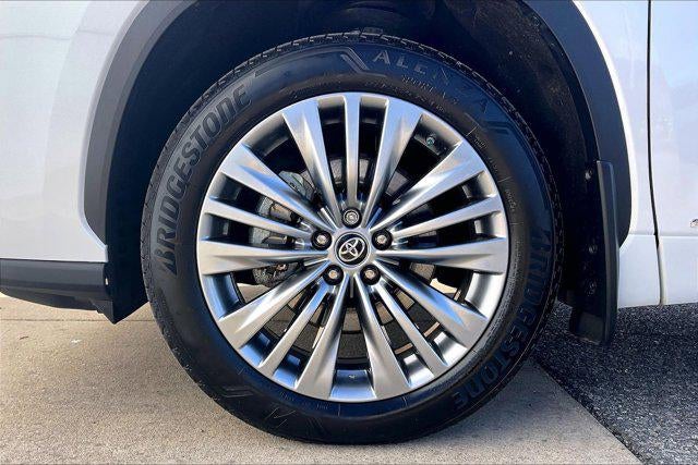 2024 Toyota Highlander Hybrid Platinum