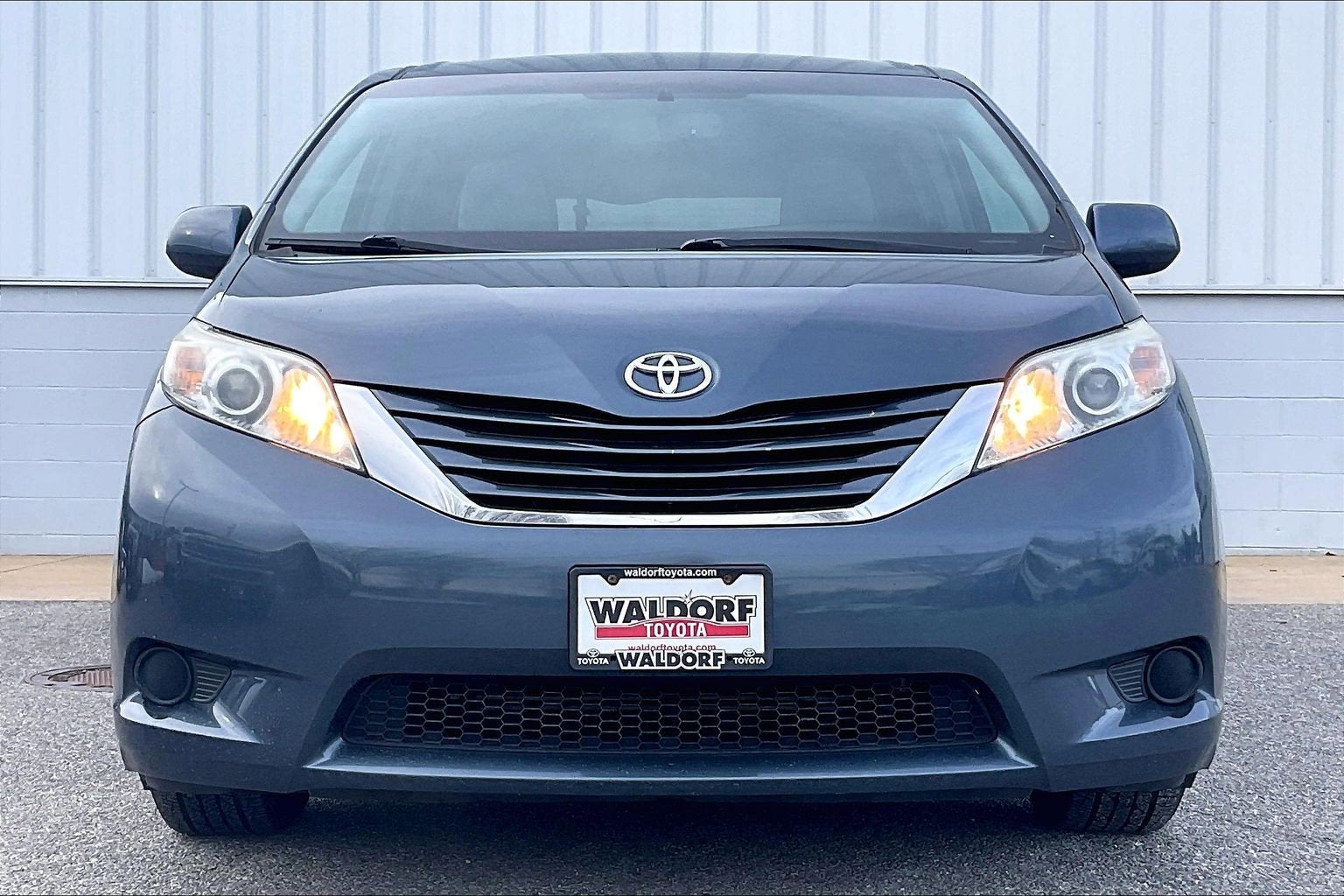 2017 Toyota Sienna LE