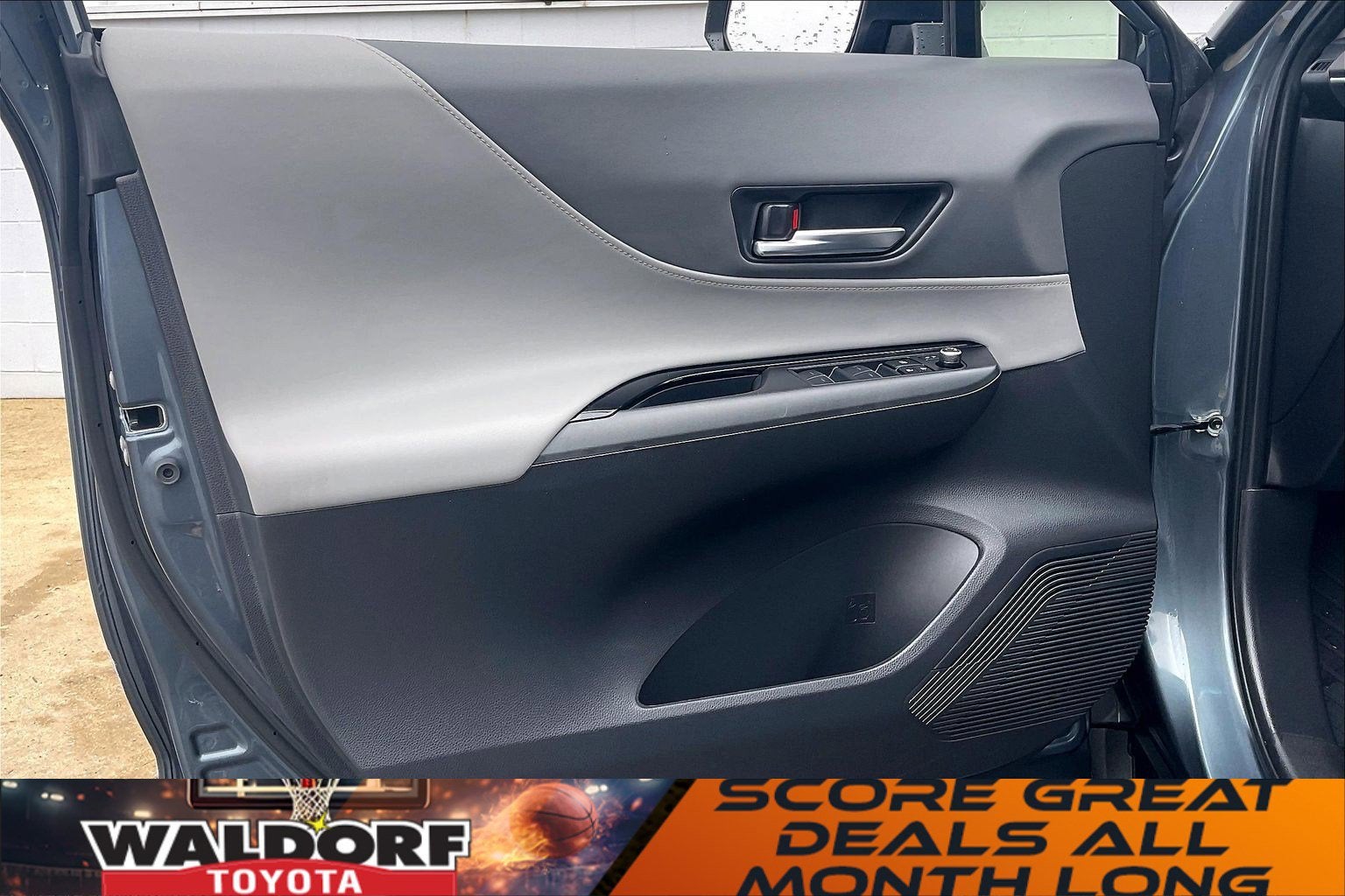 2023 Toyota Venza LE