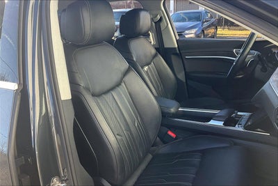 2019 Audi e-tron Prestige