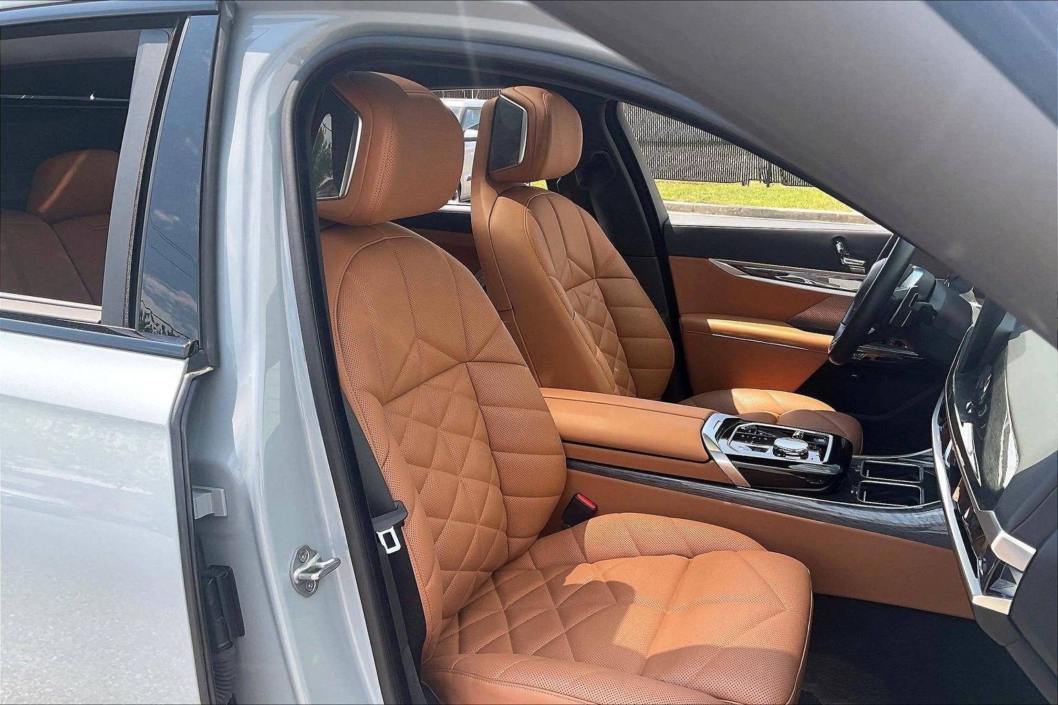 2024 BMW 7 Series 740i