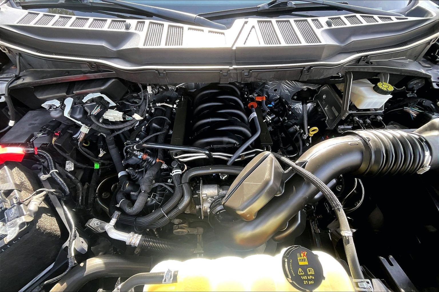 2023 Ford F-150 STX V8 CREW