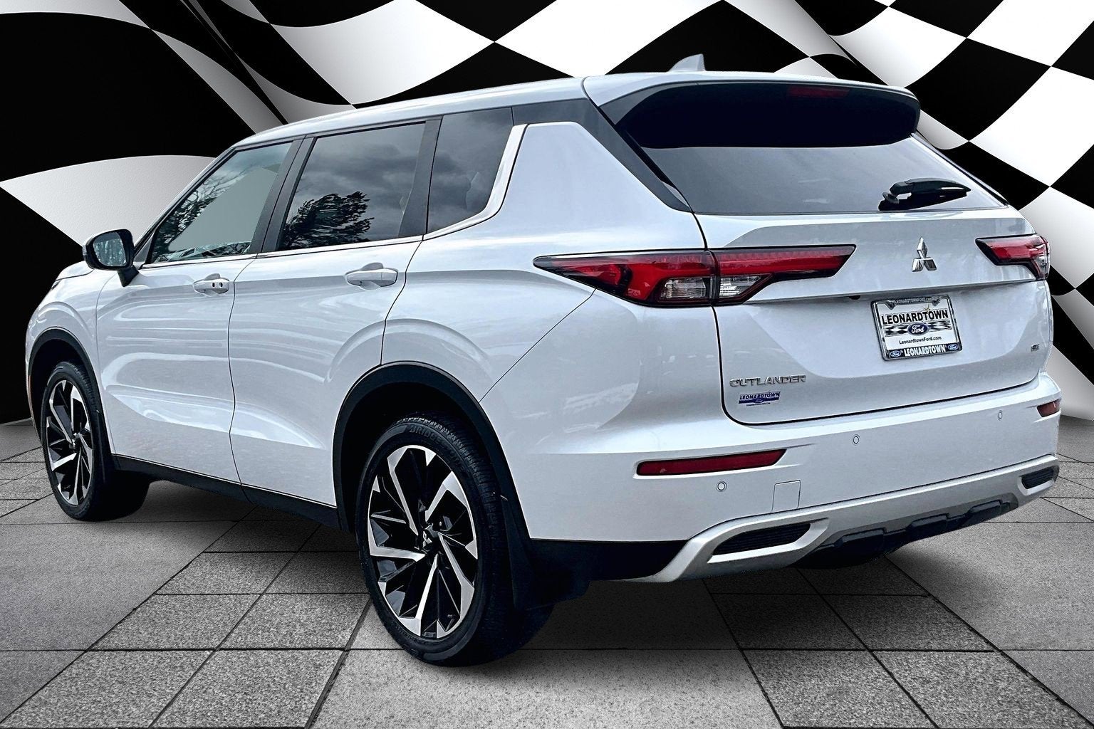 2023 Mitsubishi Outlander SE