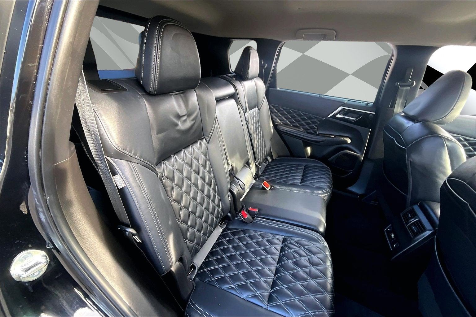 2023 Mitsubishi Outlander SEL