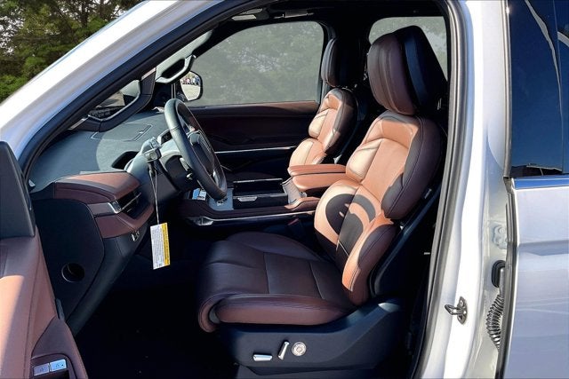 2025 Lincoln Navigator L Reserve