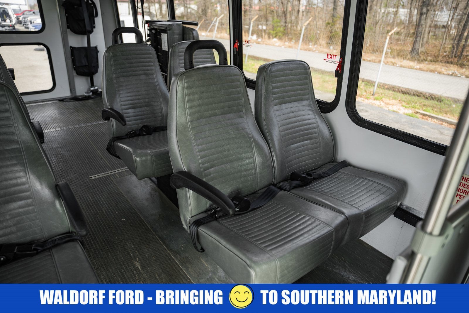 2015 Ford Econoline Commercial Cutaway E-350 Super Duty 138" DRW