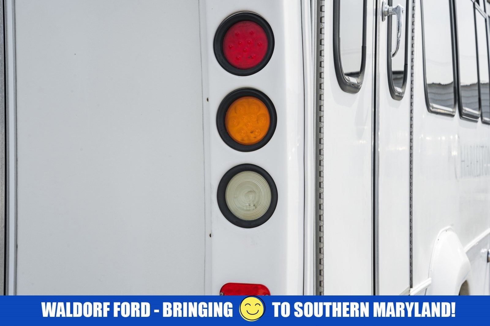 2015 Ford Econoline Commercial Cutaway E-350 Super Duty 138" DRW