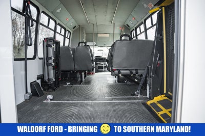 2015 Ford Econoline Commercial Cutaway E-350 Super Duty 138" DRW