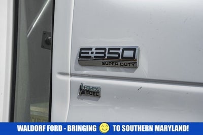 2015 Ford Econoline Commercial Cutaway E-350 Super Duty 138" DRW