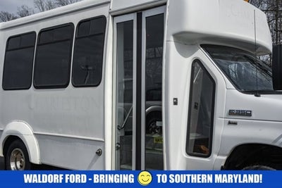 2015 Ford Econoline Commercial Cutaway E-350 Super Duty 138" DRW