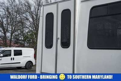 2015 Ford Econoline Commercial Cutaway E-350 Super Duty 138" DRW