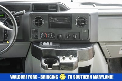 2015 Ford Econoline Commercial Cutaway E-350 Super Duty 138" DRW