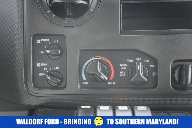 2015 Ford Econoline Commercial Cutaway E-350 Super Duty 138" DRW