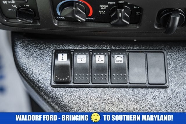 2015 Ford Econoline Commercial Cutaway E-350 Super Duty 138" DRW