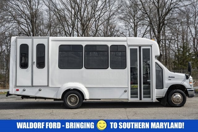 2015 Ford Econoline Commercial Cutaway E-350 Super Duty 138" DRW