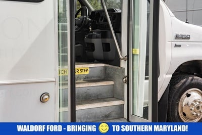 2015 Ford Econoline Commercial Cutaway E-350 Super Duty 138" DRW